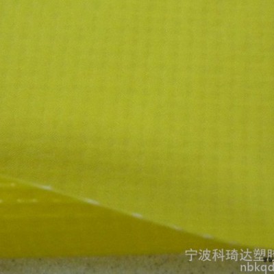 供應(yīng)KQD-A-145PVC雨衣布、涂層布