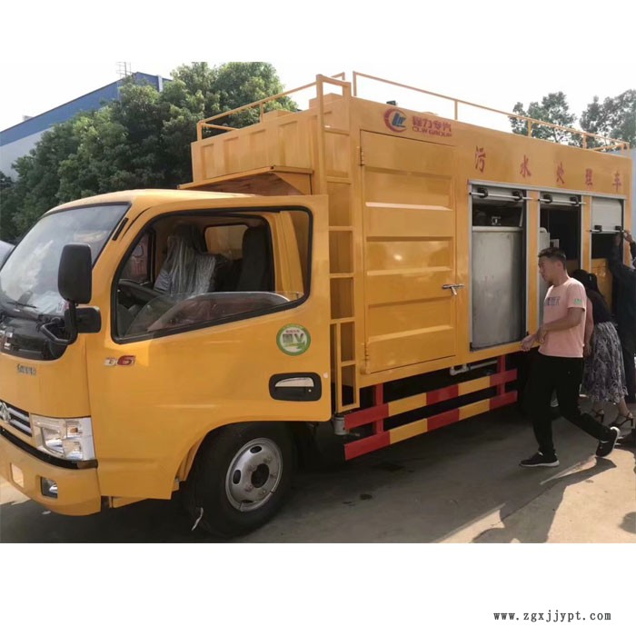 真空吸污車 多利卡吸污車 多功能吸污車