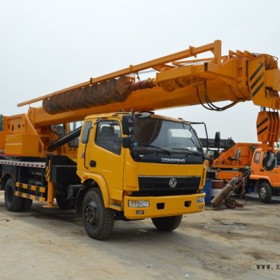華鴻吊車 u型大臂  輪胎式10起重機(jī) 小吊車廠家 輪胎式起重機(jī)   16噸汽車吊       20噸 后雙橋 自制吊車
