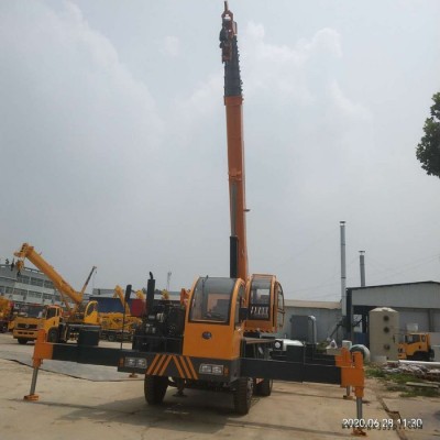 輪胎式12噸吊車起重機(jī) 12噸異型吊車 12噸變形金剛 濟(jì)寧吊車