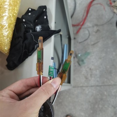汽車傳感器防水低壓注塑模具,，膠料