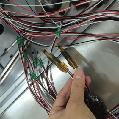 USB線路板低壓注塑模具,，膠料