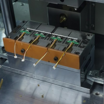 農(nóng)用機械線路板線束防水,，防塵低壓注塑模具，膠料