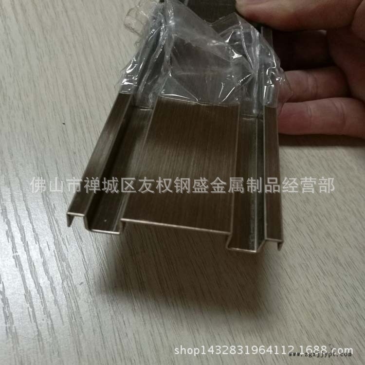 古銅色212