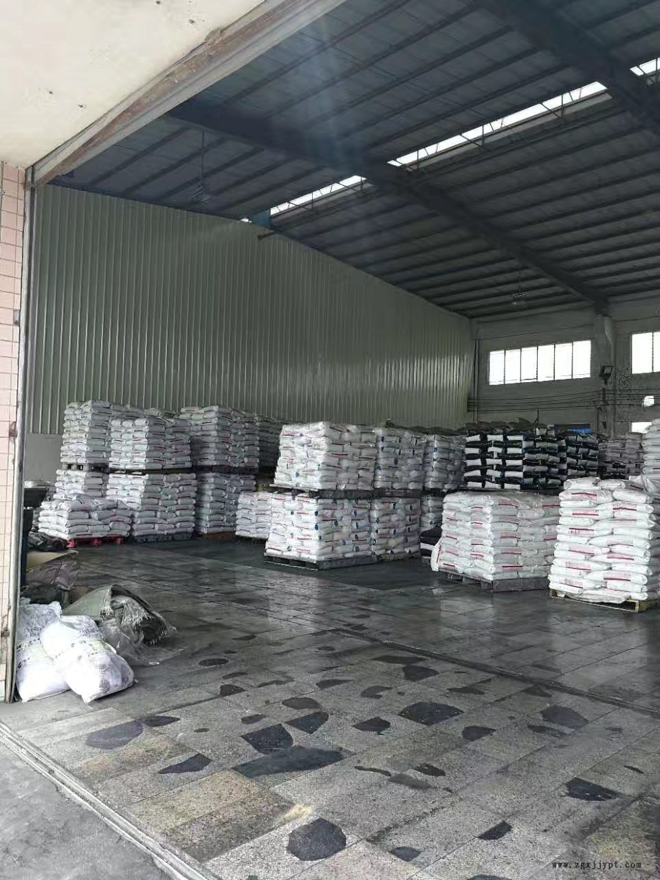 pp塑料黑色 母粒 高濃度高光亮通用塑料填充母料注塑色母粒示例圖1
