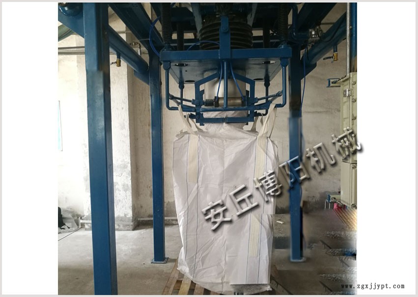 博陽TD1000炭黑噸袋包裝機(jī) 噸袋包裝秤除塵環(huán)保示例圖1